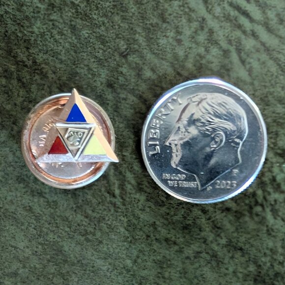 14K Gold Knights of Pythias Lapel Pin - Picture 7 of 7